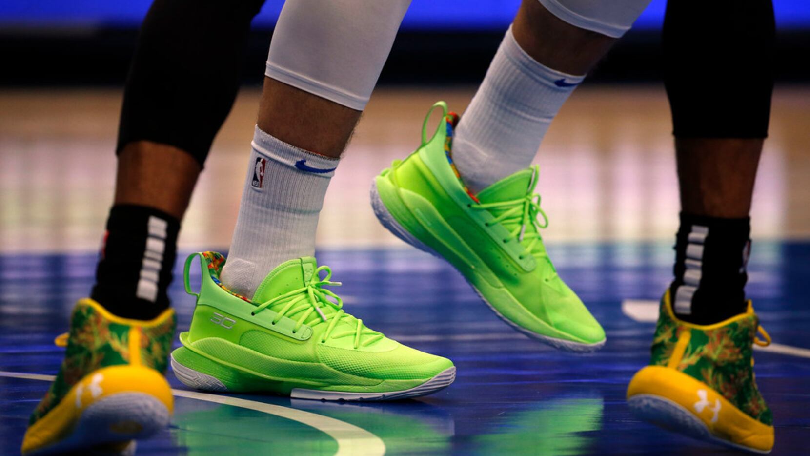 café Motivación muerte Sneaker free-agent Luka Doncic dazzled in Steph Curry's Under Armour shoes,  and the MVP approved