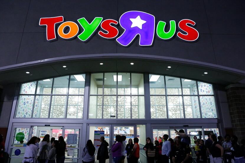 The lines dwindled outside Toys R Us by Thanksgiving Day and Black Friday openings in 2017. ...