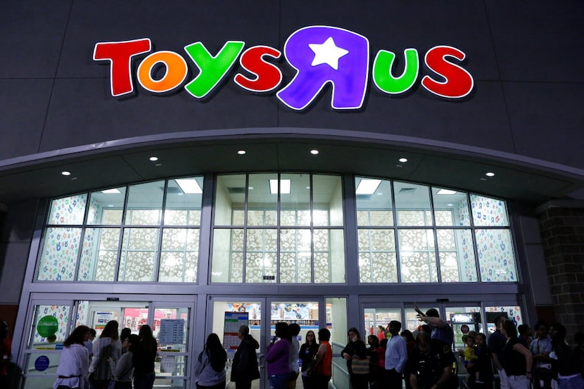 The lines dwindled outside Toys R Us on recent Thanksgiving Day and Black Friday openings. ...