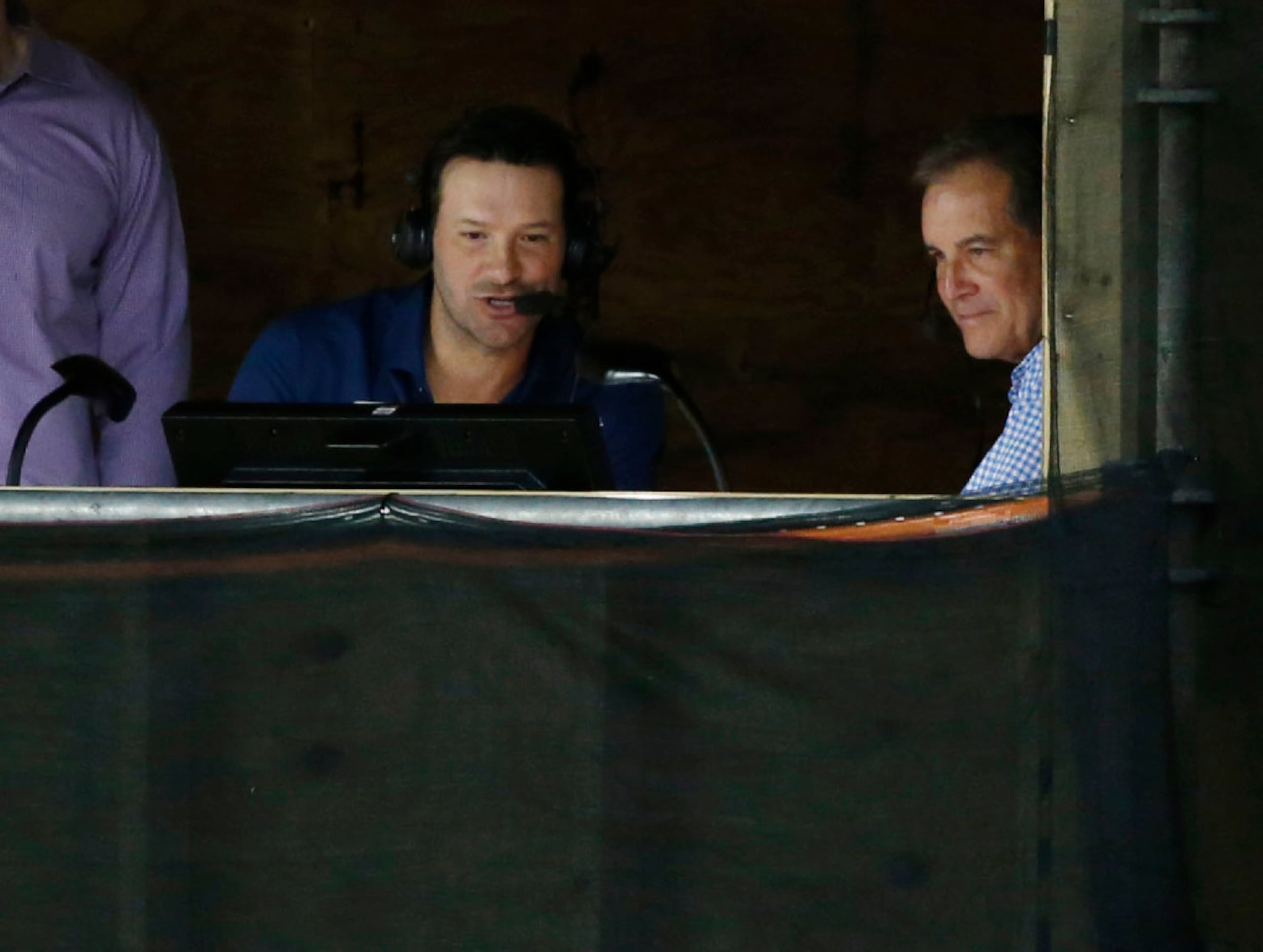 Tony Romo will call Raiders-Titans game in regular-season debut as CBS  broadcaster