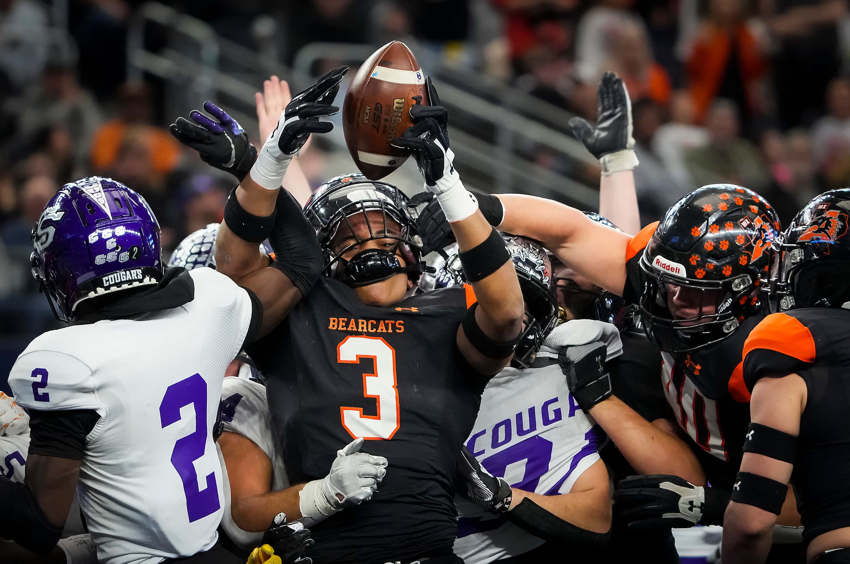 Aledo linebacker Davhon Keys (3) pushes in to the end zone to score on a three-yard...