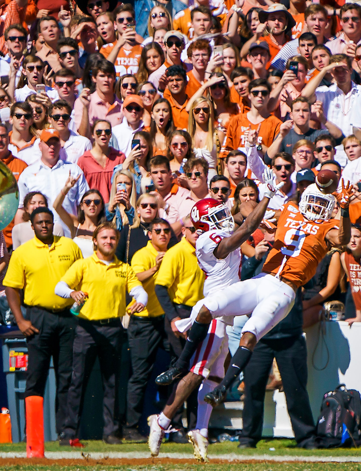 Oklahoma cornerback Tre Brown (6) commits a pass interference penalty as Texas wide receiver...