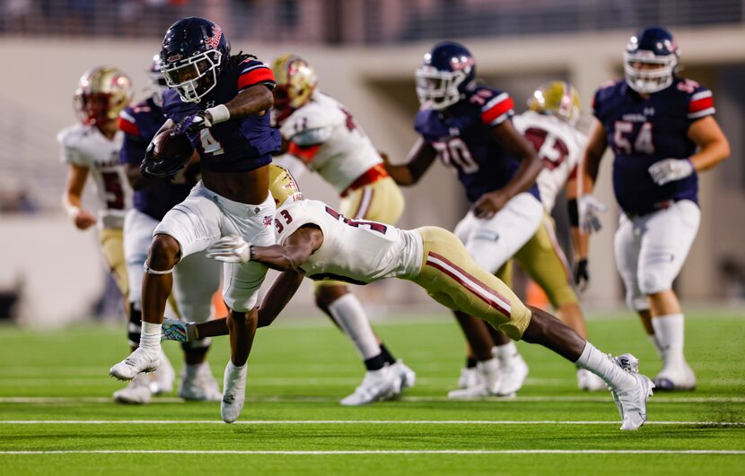 Denton Ryan’s wide receiver Jordyn Bailey (4) jumps to avoid Saginaw’s defensive back Israel...