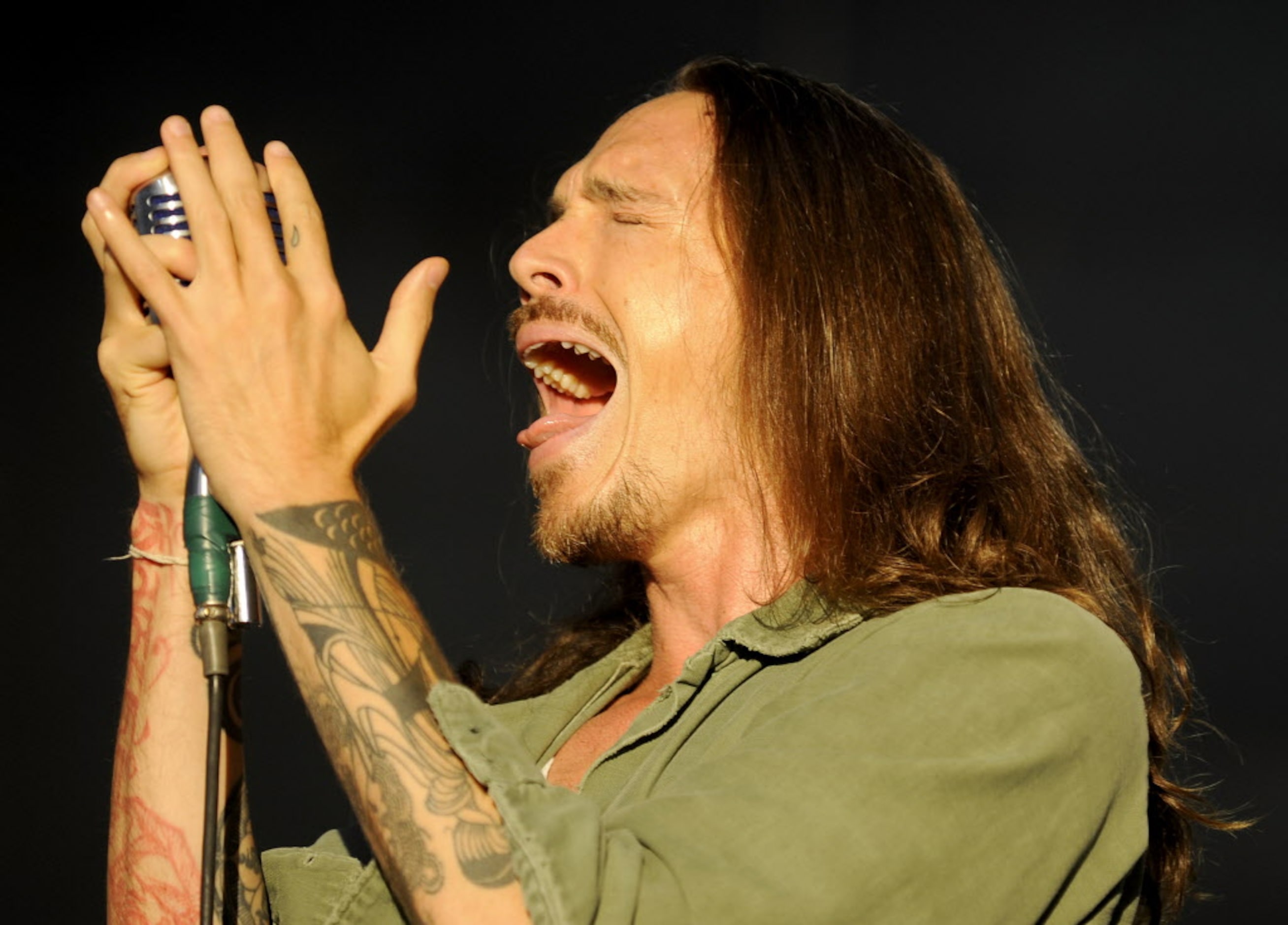 Incubus singer Brandon Boyd performs at Gexa Energy Pavilion, Monday, Aug. 27.