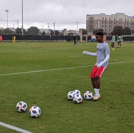 Dante Sealy takes part in senior team training. (10-25-18)