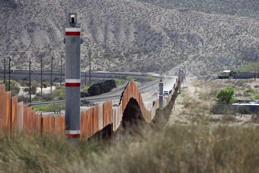 La barda fronteriza entre Nuevo Mexico y Chihuahua, México. GETTY IMAGES.
