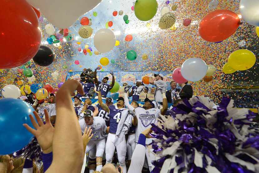 The TCU Horned Frogs celebrate a 47-41 win against Oregon in triple overtime in the Valero...