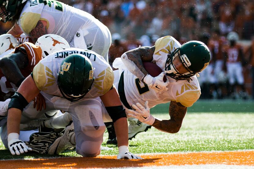 Baylor Bears wide receiver Jalen Hurd (5) falls in to the end zone for a touchdown during...