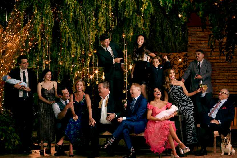 En esta imagen difundida por ABC, el elenco de "Modern Family". De izquierda a derecha: Reid...