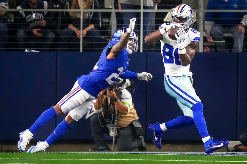 Dallas Cowboys wide receiver CeeDee Lamb (88) catches a 12-yard touchdown pass as New York...