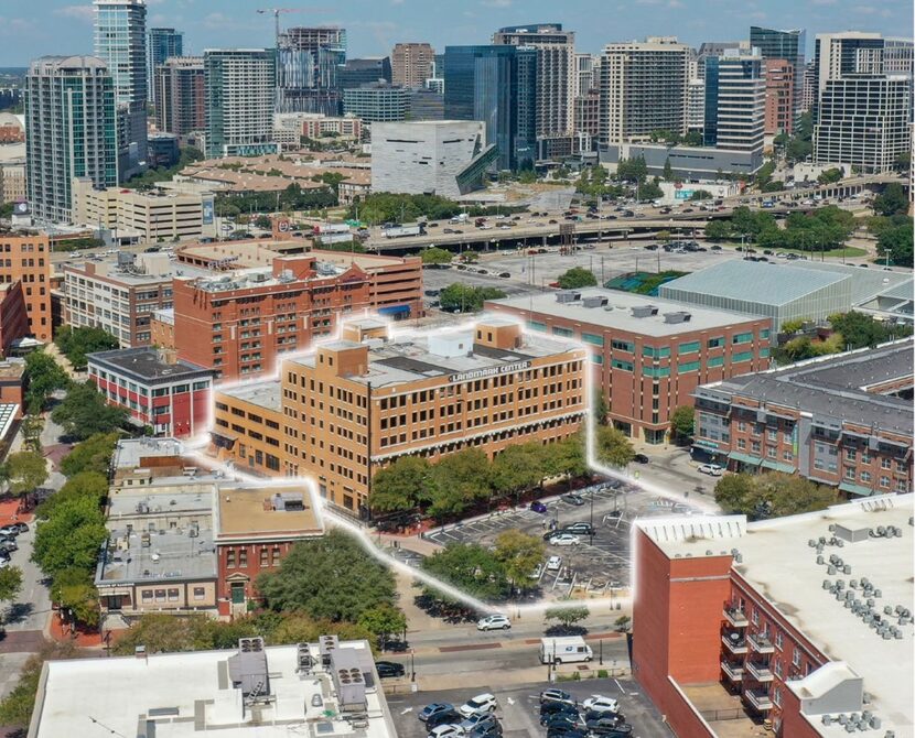 The Landmark Center building is at Ross Avenue and Lamar Street.