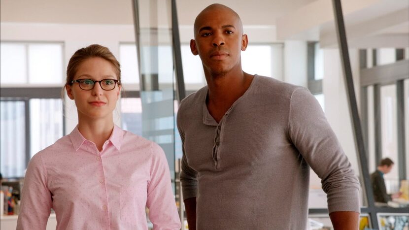 This image provided by CBS/Warner Bros. Entertainment shows, Melissa Benoist, left, as Kara...