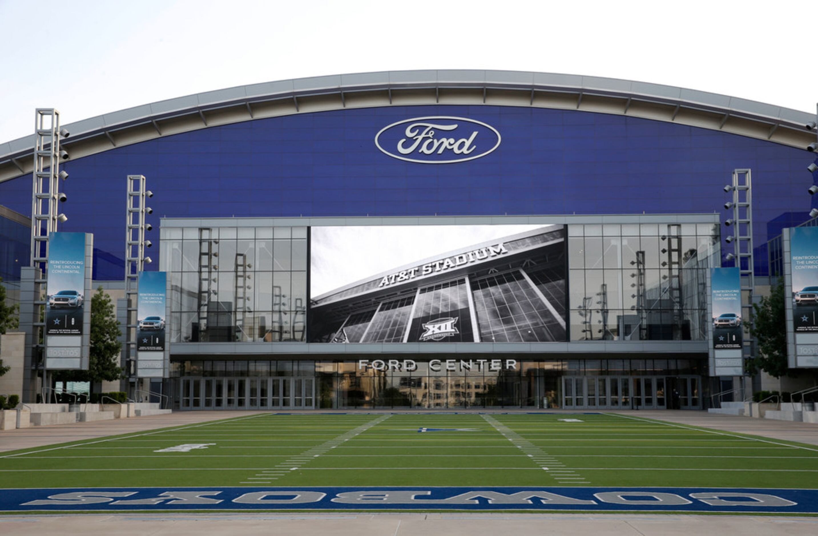 Cowboys fans show up for free open practice at The Star in Frisco