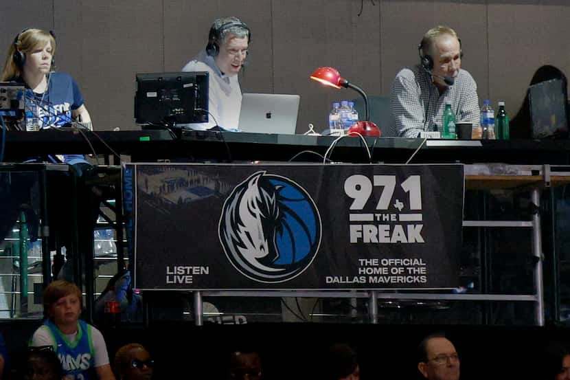 Dallas Mavericks play-by-play broadcaster Chuck Cooperstein (center) and analyst Brad Davis...