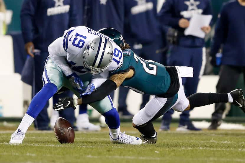 Dallas Cowboys wide receiver Amari Cooper drops a pass on third down as Philadelphia Eagles...