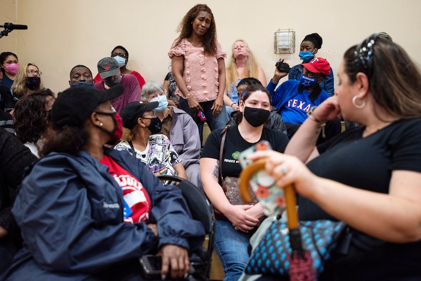 Antwainese Square, 39, (center) said she was the woman who found the body of 4-year-old Cash...