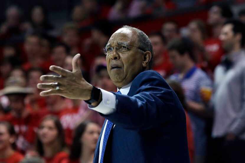 Memphis head coach Tubby Smith reacts to a play during the first half of an NCAA college...
