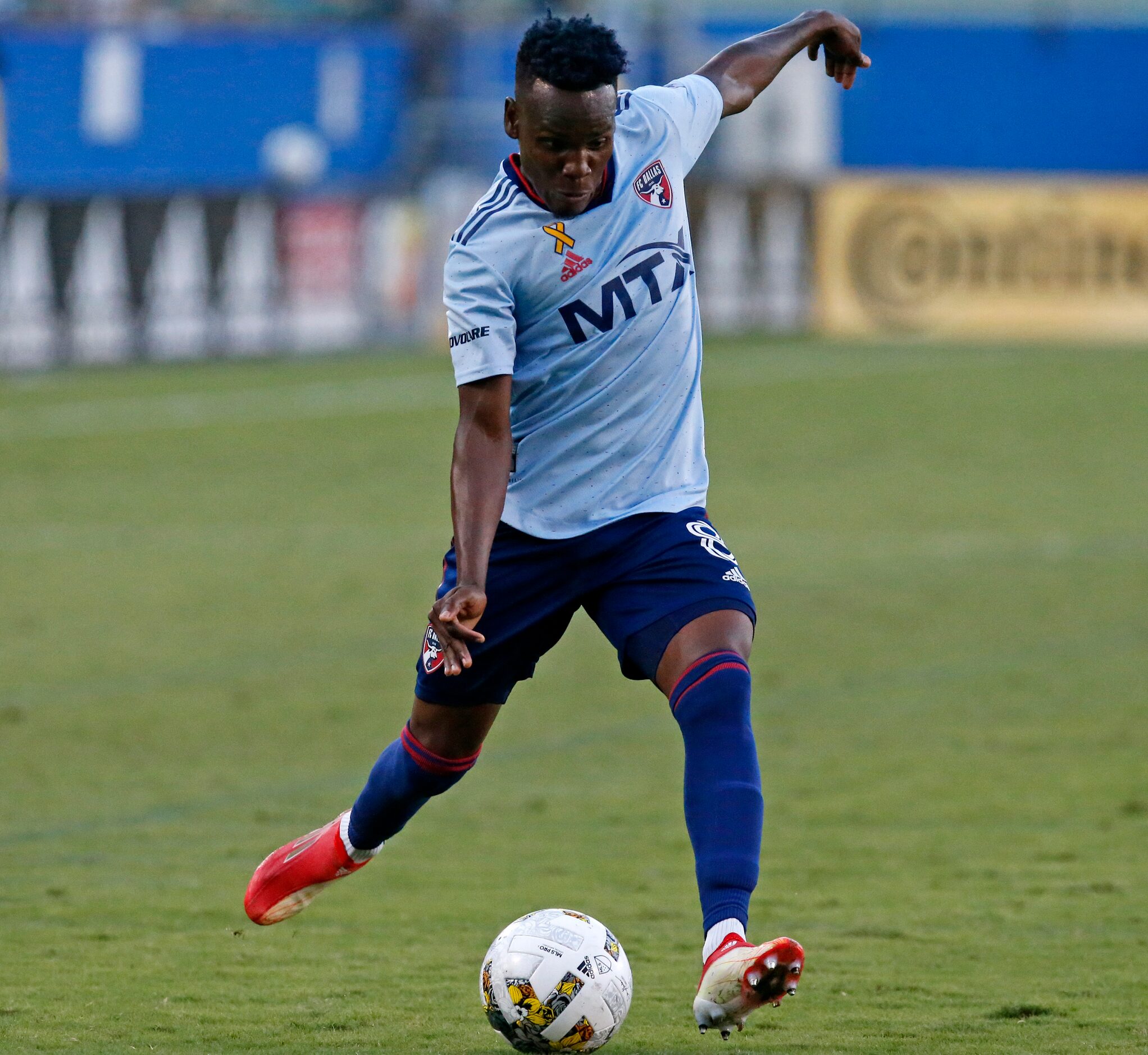 FC Dallas forward Jáder Obrian (8) passes the ball during the second half as FC Dallas...