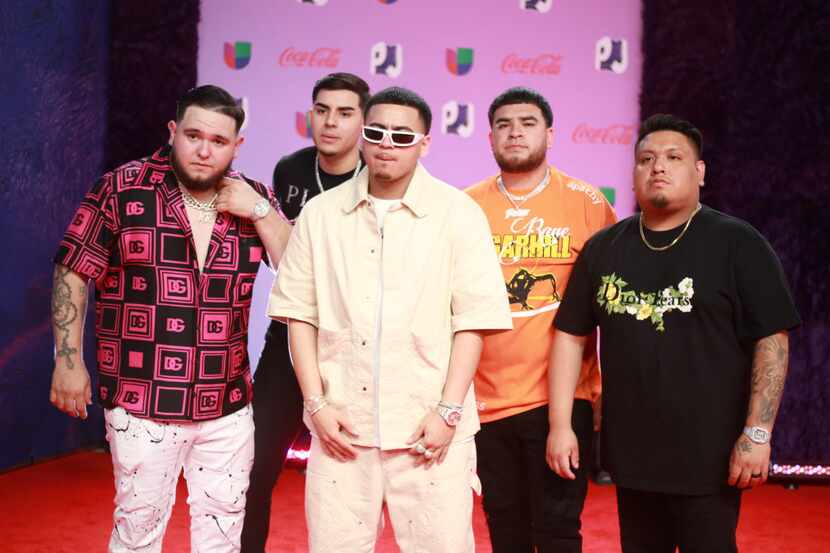 El grupo de regional mexicano Fuerza Regida en los Premios Juventud 2023. El equipo de...