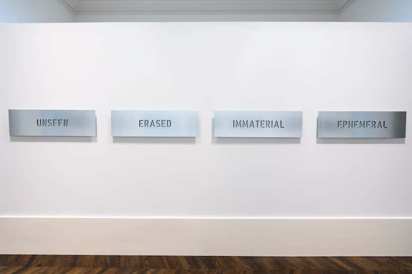Ignasi Aballí's word choice for "Palabras Vacías" suggests something about the relationship...