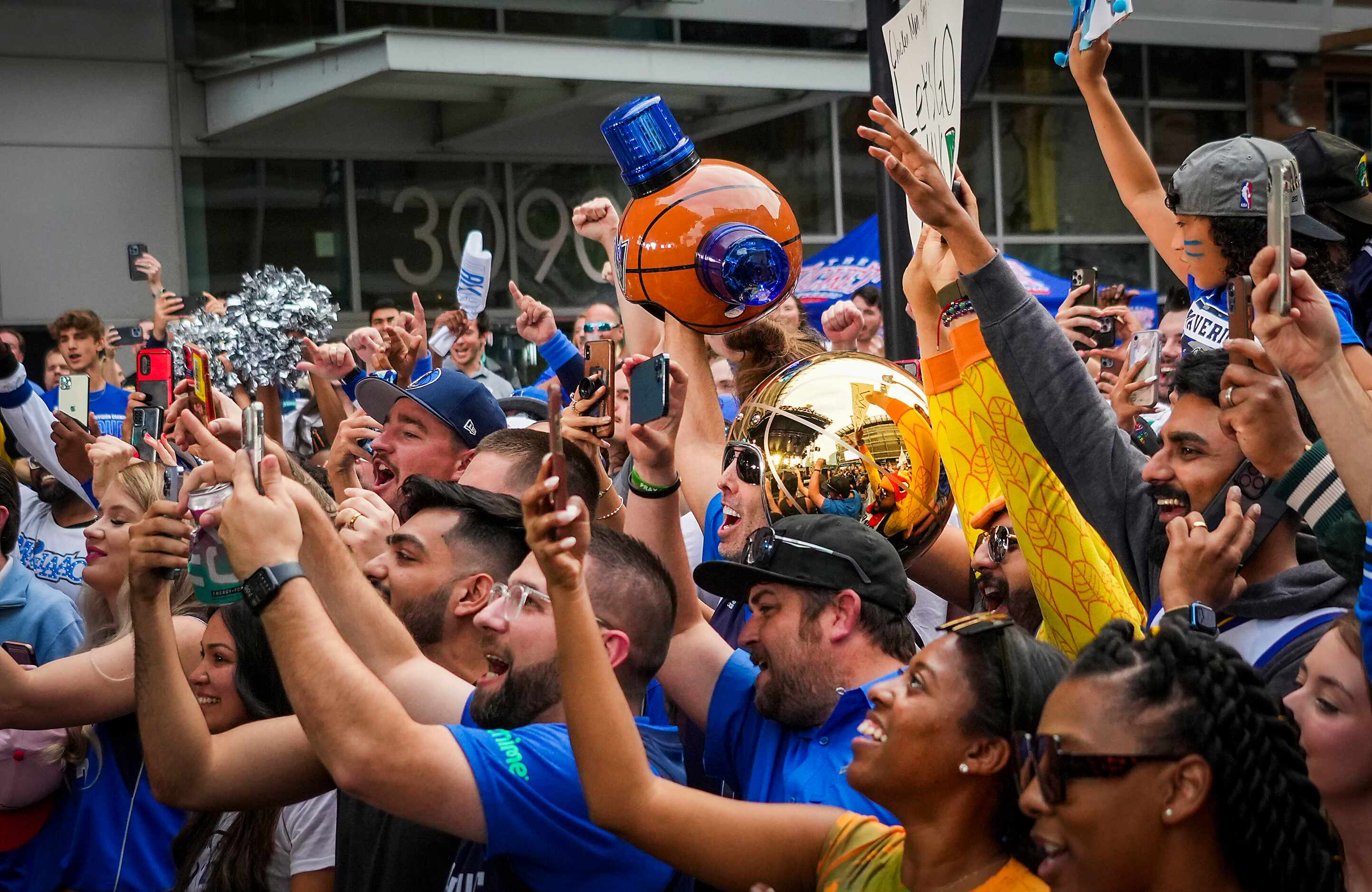 Fans cheer behind the set of the TNT Tip-Off Show before Game 3 of the NBA Western...