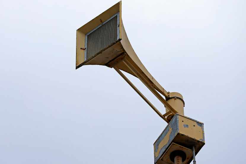 A severe weather warning siren is located at the fire station 11 in the Oak Lawn community...