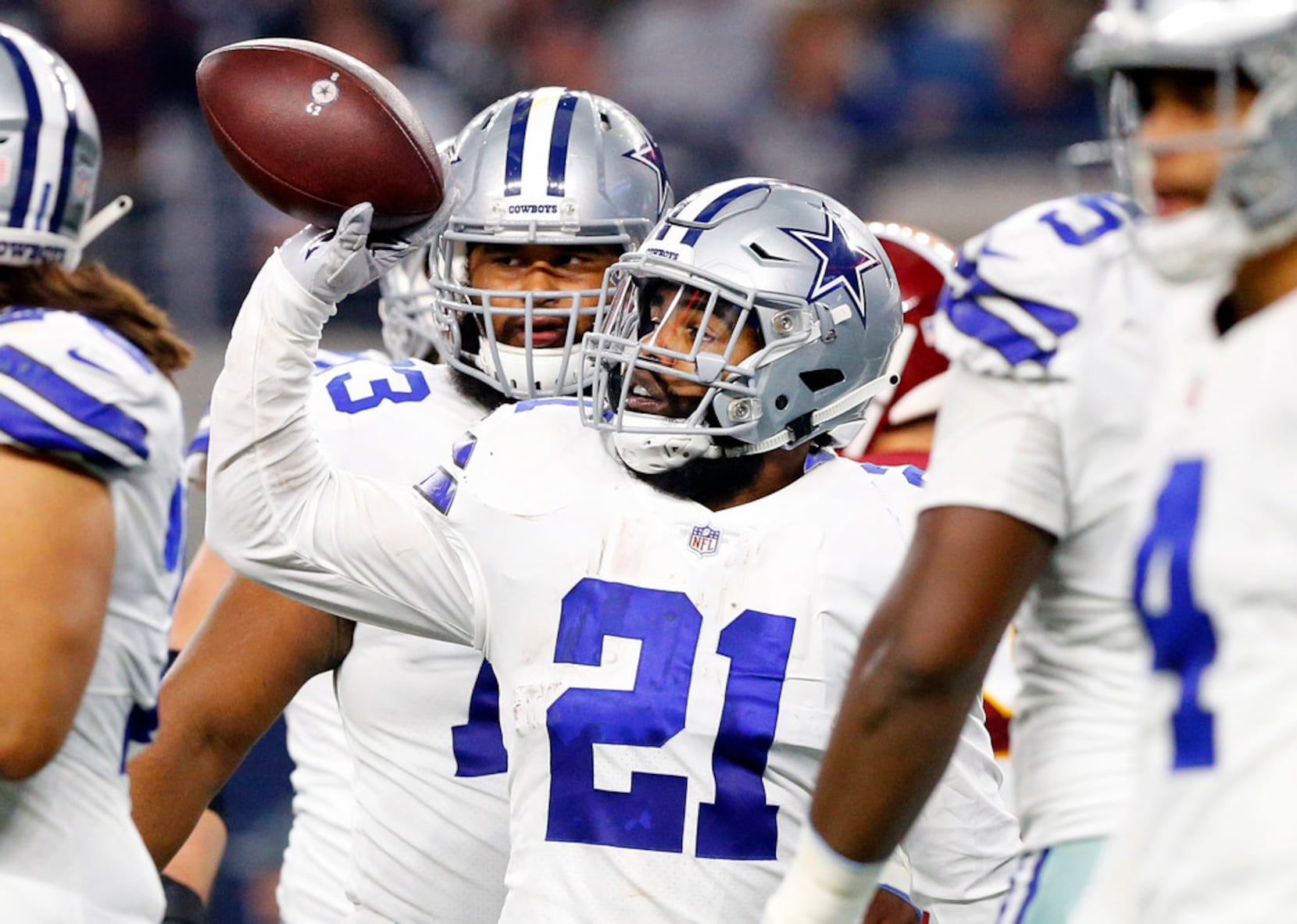 PFF Projects Ezekiel Elliott as 1 of 9 RBs to Rush for 900 Yards in 2019 ✭  Inside The Star