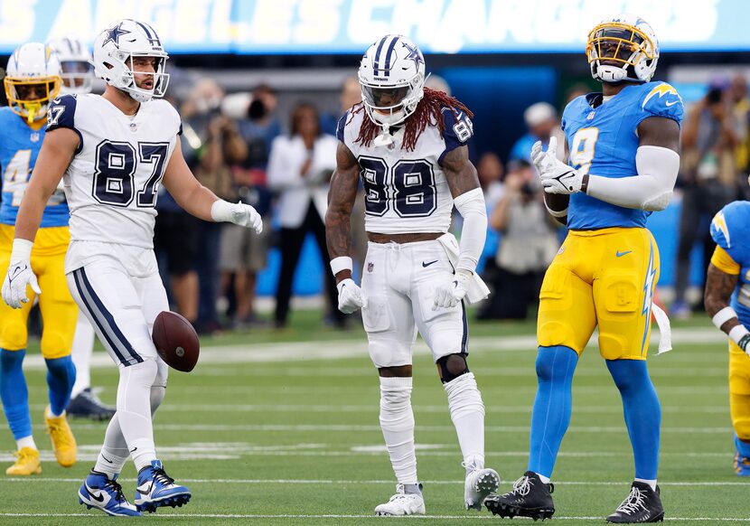 Dallas Cowboys wide receiver CeeDee Lamb (88) flexes after a big first quarter pass...