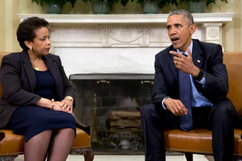 El presidente Barack Obama se reunió con la Procuradora General Loretta Lynch sobre su...