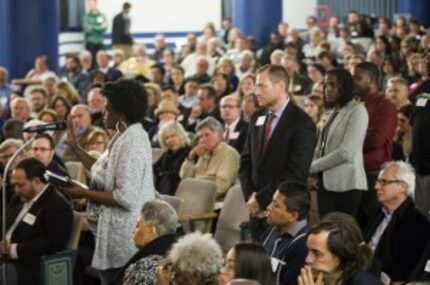  Folks lined up to plead their case to the panel at last night's Fair Park forum (Smiley N....