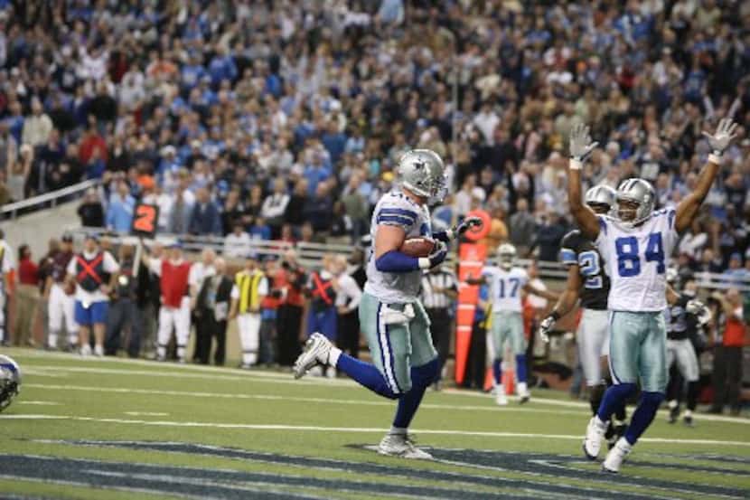 Dallas Cowboys tight end Jason Witten(82) runs after a catch for a game winning touchdown...