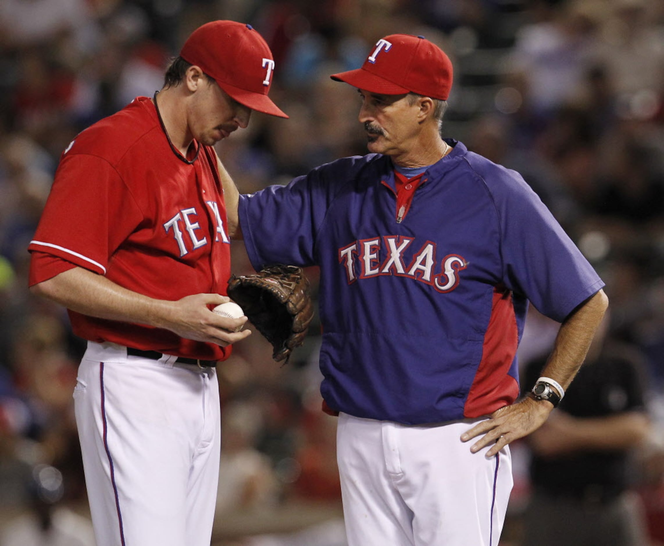 Rangers hire Maddux as pitching coach, Moore as advisor