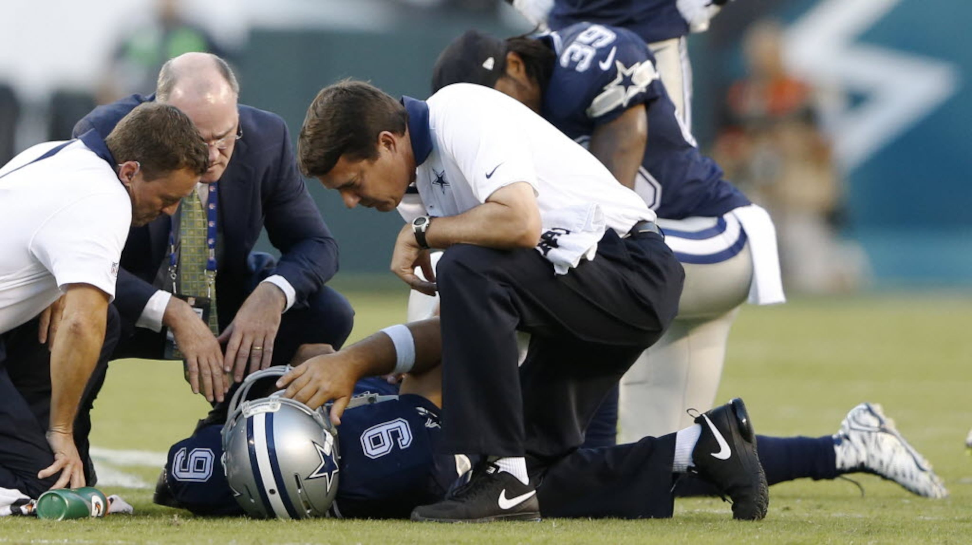 Panthers vs. Cowboys 2015 final score: Tony Romo injured in 33-14