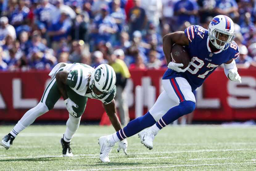 ORCHARD PARK, NY - SEPTEMBER 10:  Jordan Matthews (#87) of the Buffalo Bills runs with the...