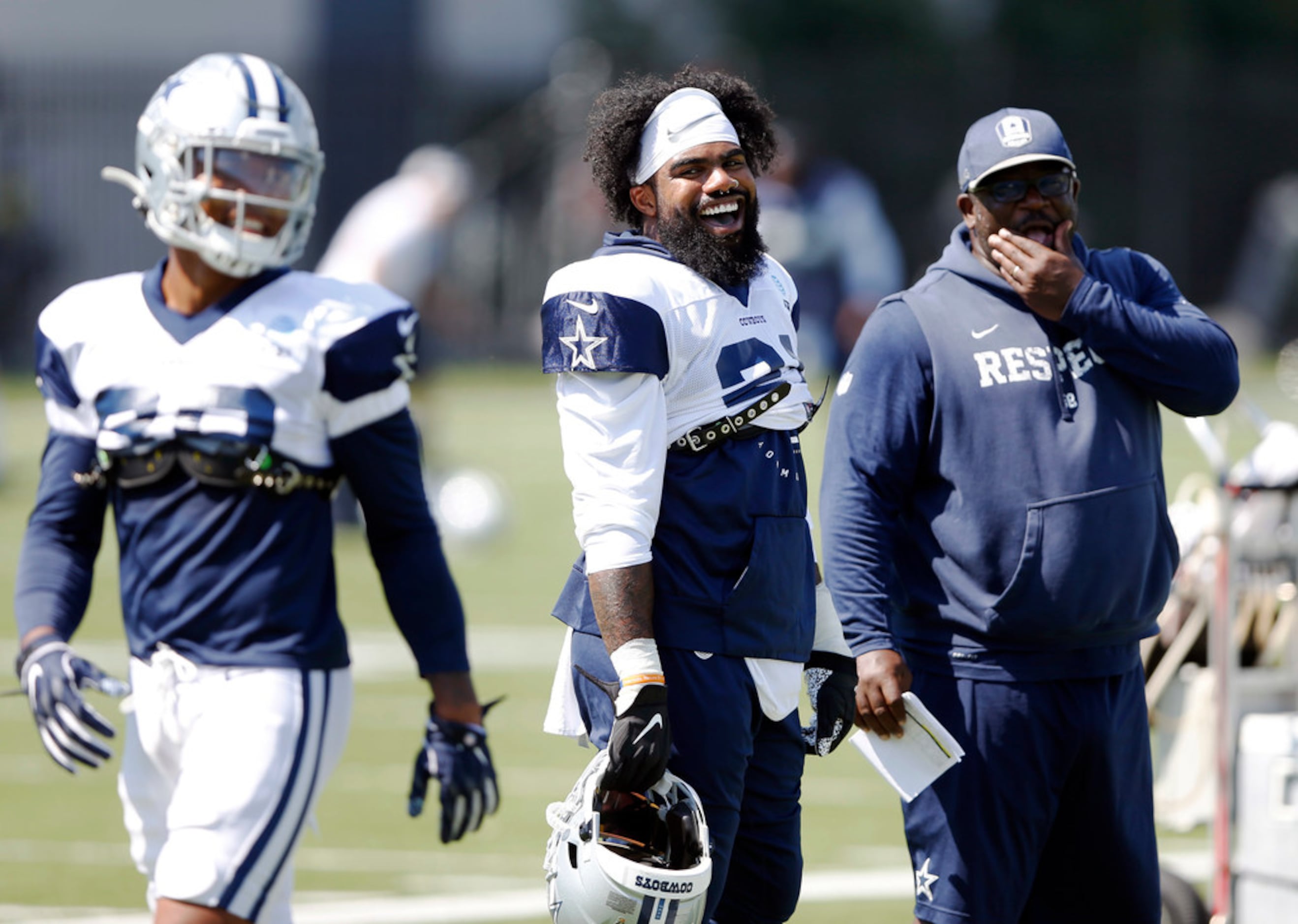 Report: Wisconsin Badgers have hired former Cowboys RB coach Gary