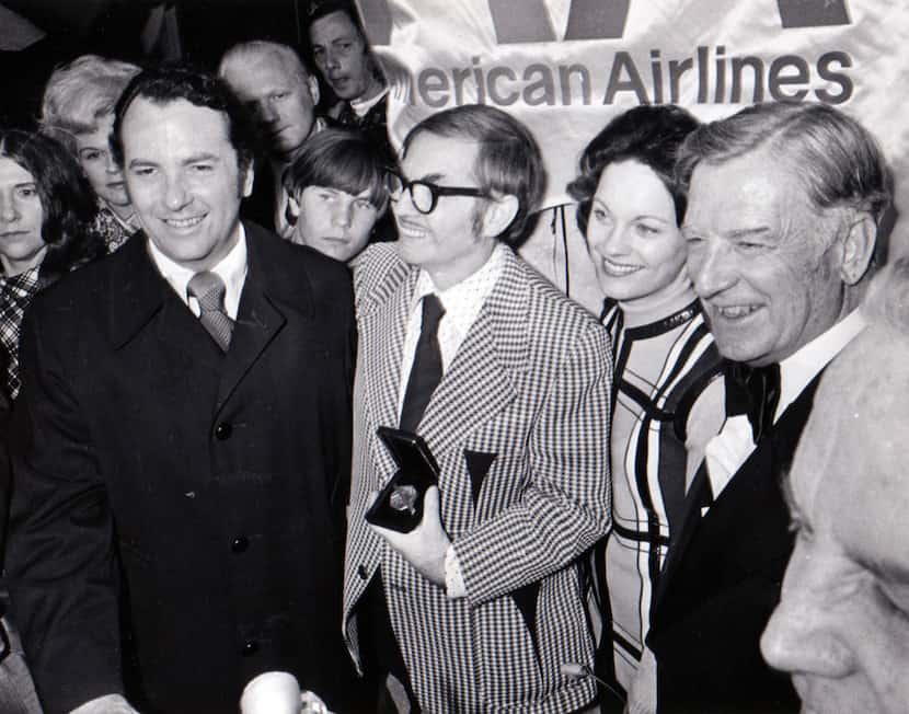 January 12, 1974 - Dallas Mayor Wes Wise (left) and Fort Worth Mayor R. M. Stovall (right)...