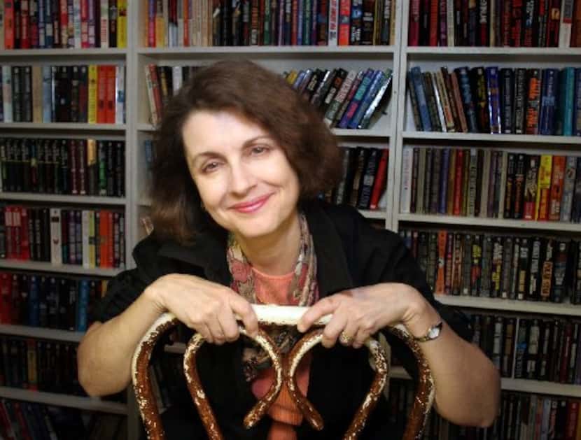  Thea Temple at Paperbacks Plus in 2006.