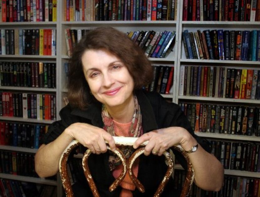  Thea Temple at Paperbacks Plus in 2006.