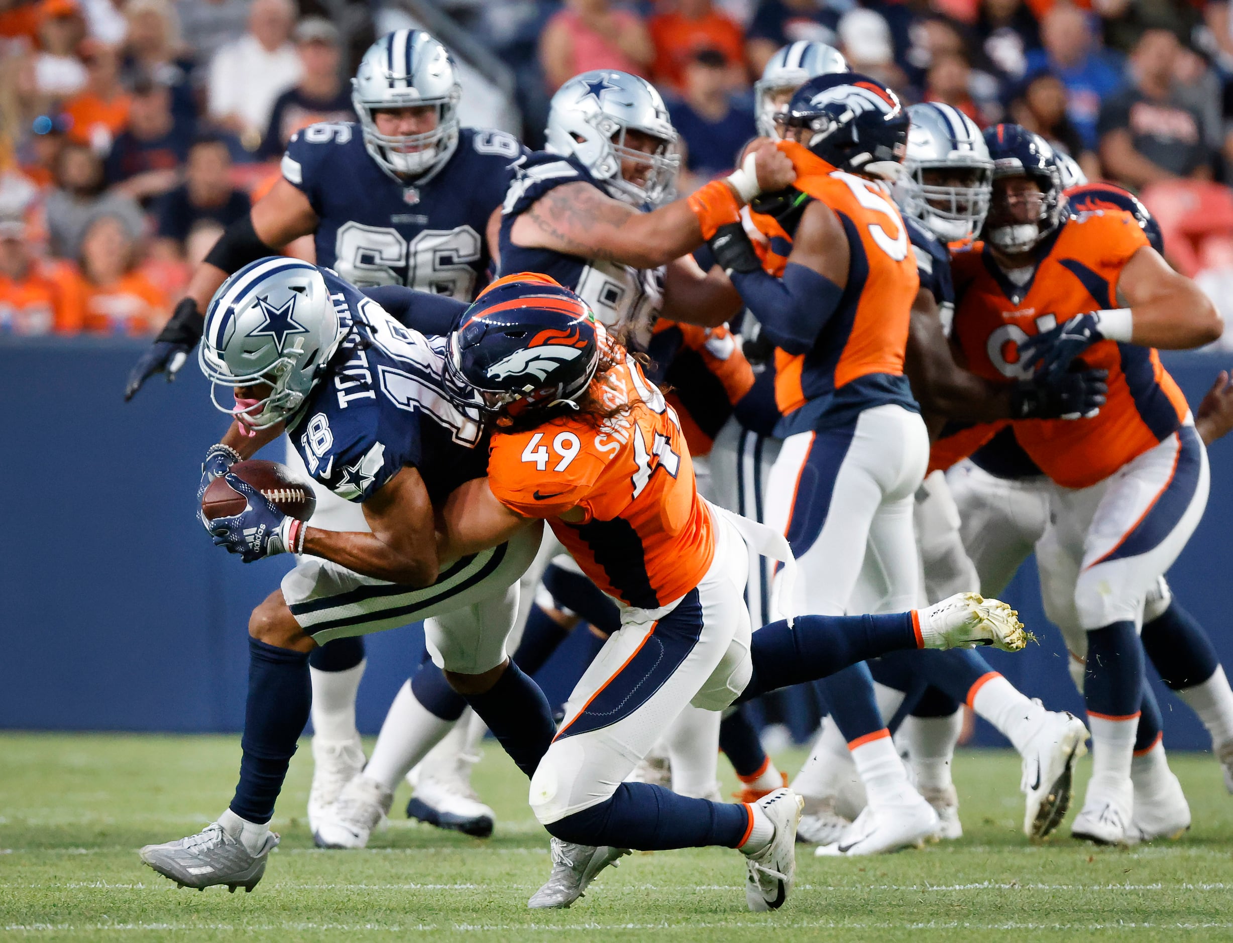 Denver Broncos linebacker Alex Singleton (49) against the New York