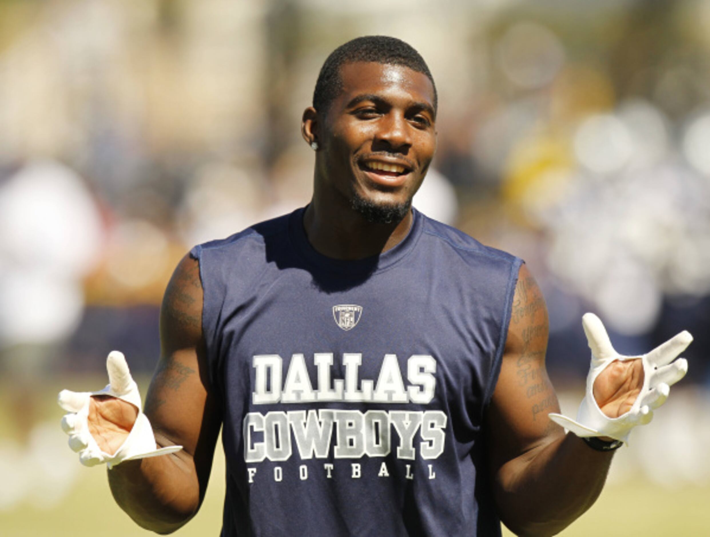 Adviser David Wells talks Dez Bryant's improved work ethic, relationship  with Michael Jordan and love of sushi