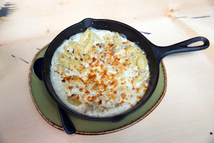 Roasted Poblano Baked Mac and Cheese