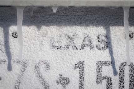 Al menos dos personas murieron por congelamiento en Texas durante la tormenta invernal del...
