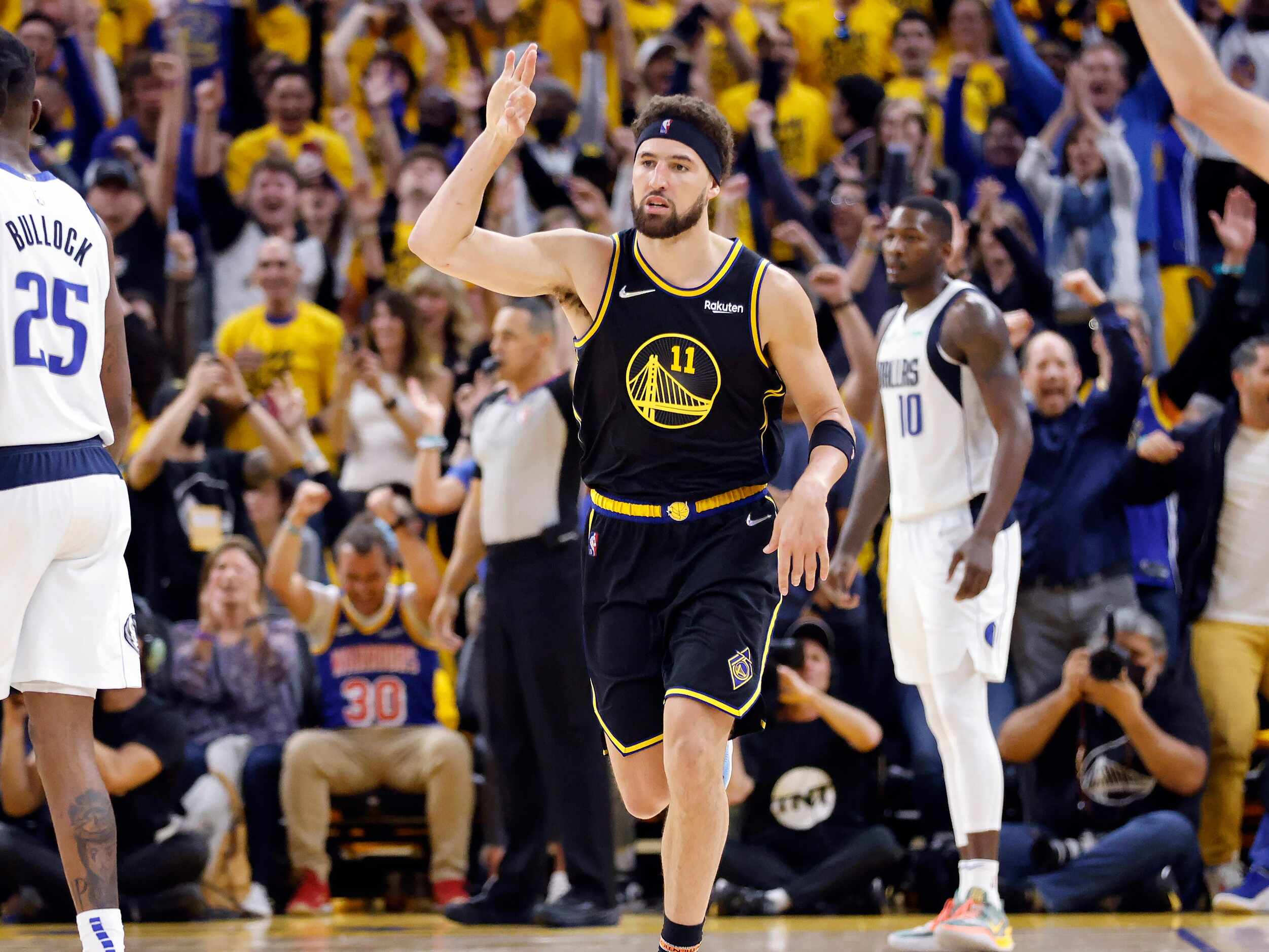 Mavericks agree to deal with Warriors' Klay Thompson as part of sign-and-trade