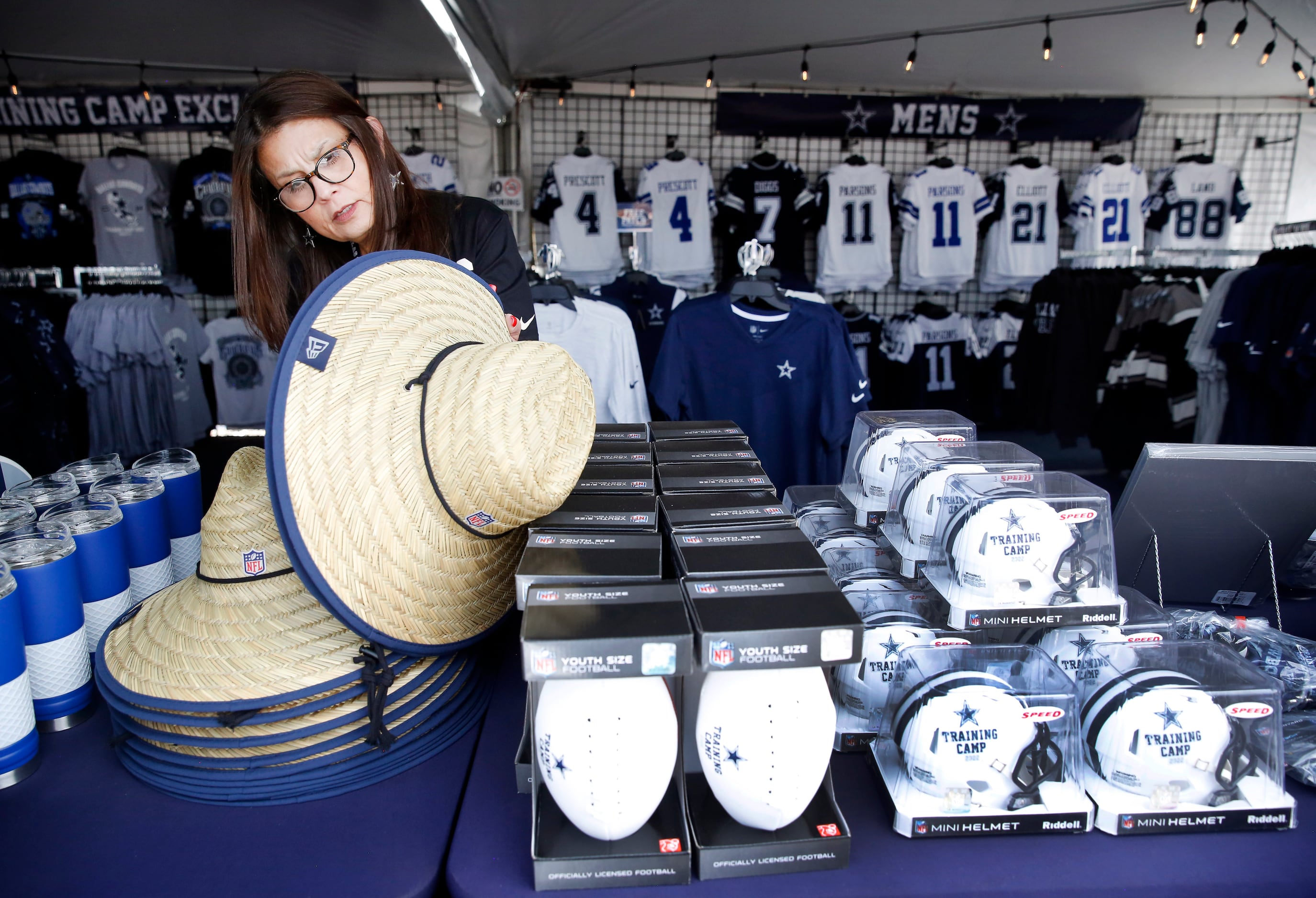 Dallas Cowboys reopen third Pro Shop in San Antonio