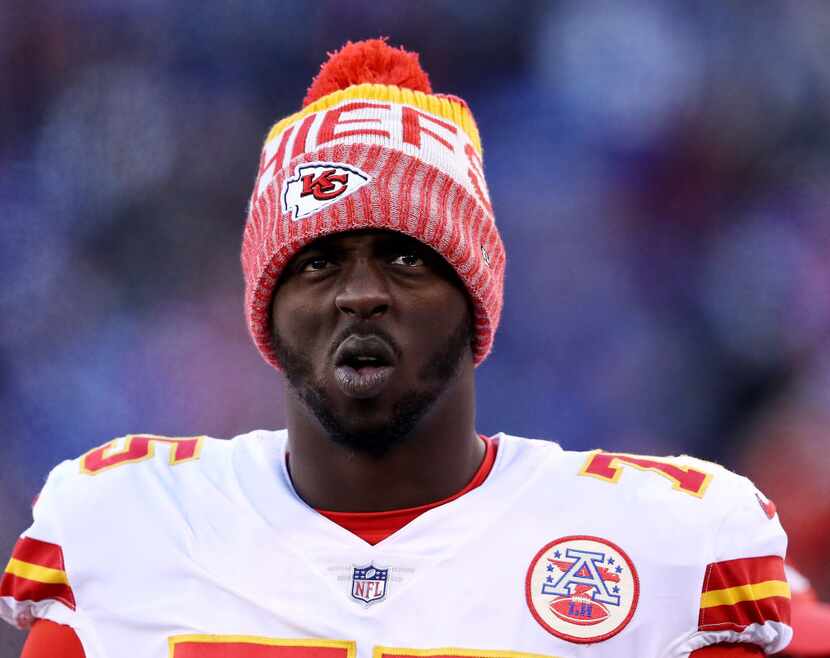 EAST RUTHERFORD, NJ - NOVEMBER 19:  Cameron Erving #75 of the Kansas City Chiefs looks on...