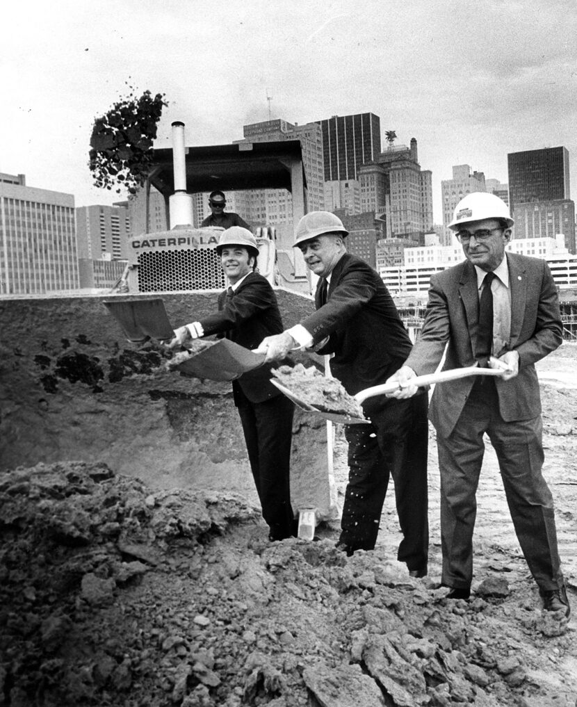 (From left to right) Mayor Wes Wise, former Mayor Erik Jonsson, LeRoy Balzer,  V-P, McKee...