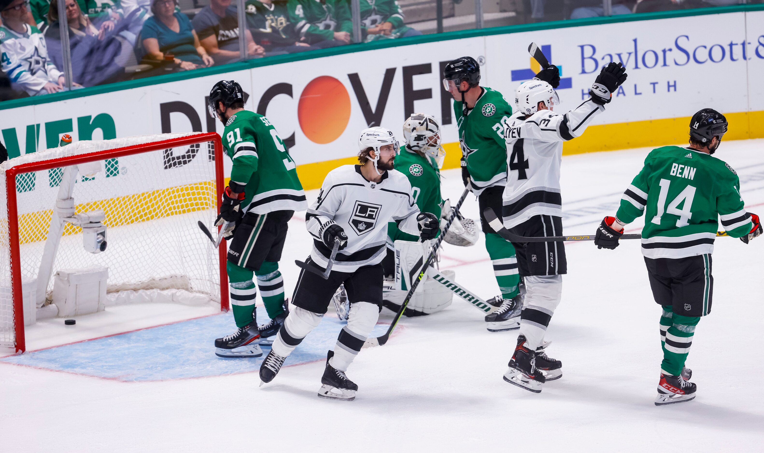 Los Angeles Kings celebrate center Gabriel Vilardi (13) goal during the second period of a...