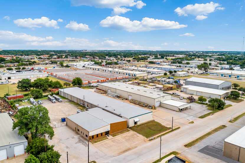 Fort Worth-based Fort Capital purchased 10 industrial buildings in Euless.
