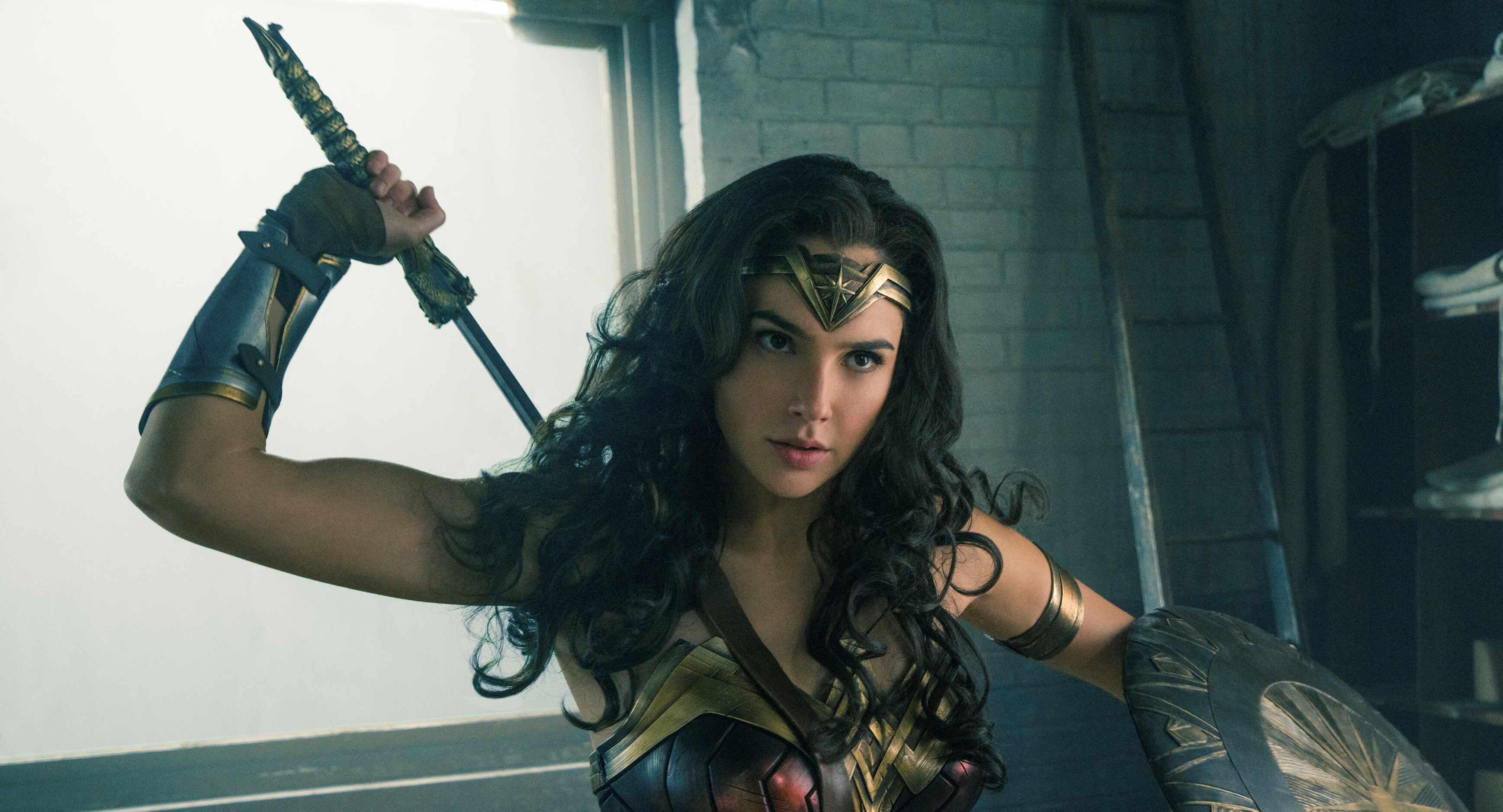 Estallan críticas contra Gal Gadot tras anuncio de que será la nueva  Cleopatra