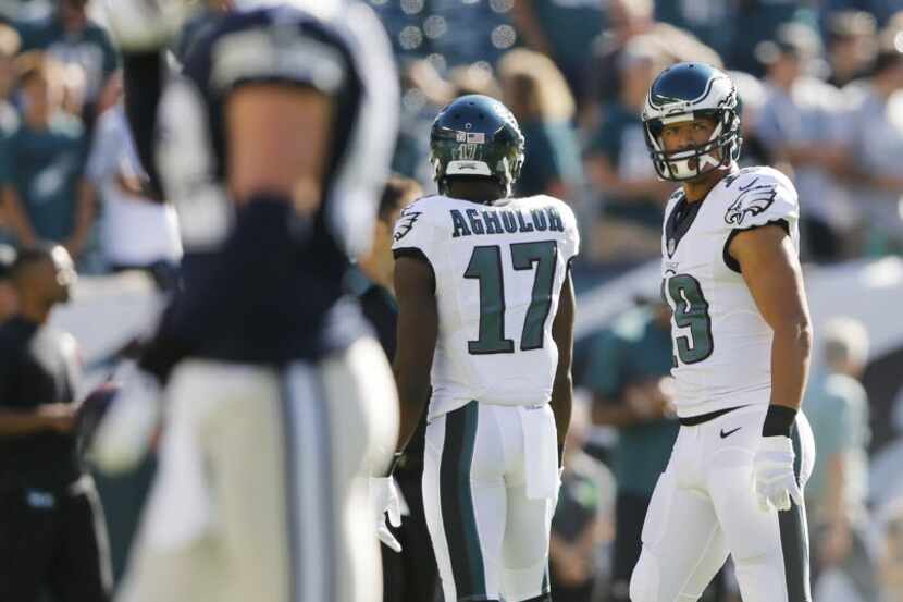 Philadelphia Eagles wide receiver Miles Austin (19) looks back at the Dallas Cowboys before...